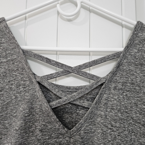 Livi Active Plus 18/20 Gray Tee with Cross Back and Colorful Print ALL FOR LOVE - Picture 6 of 6